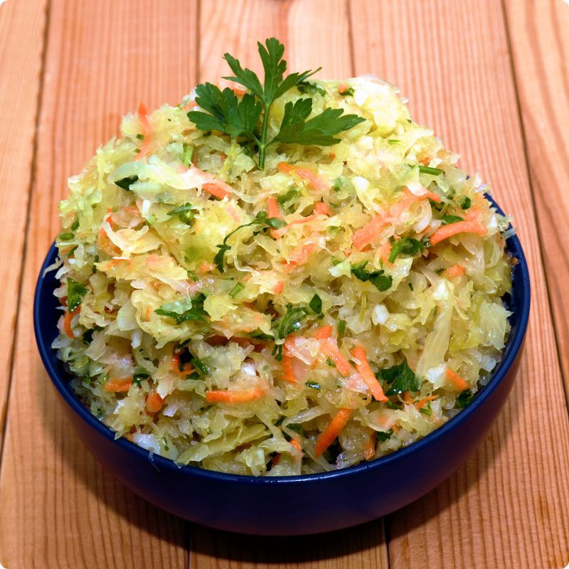 Surówka z kiszonej kapusty